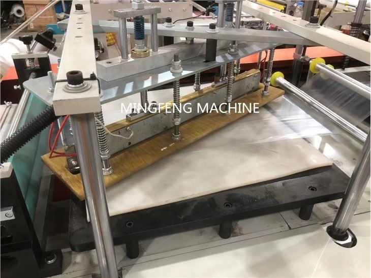 Disposable PE Cake Piping Bag Making Machine