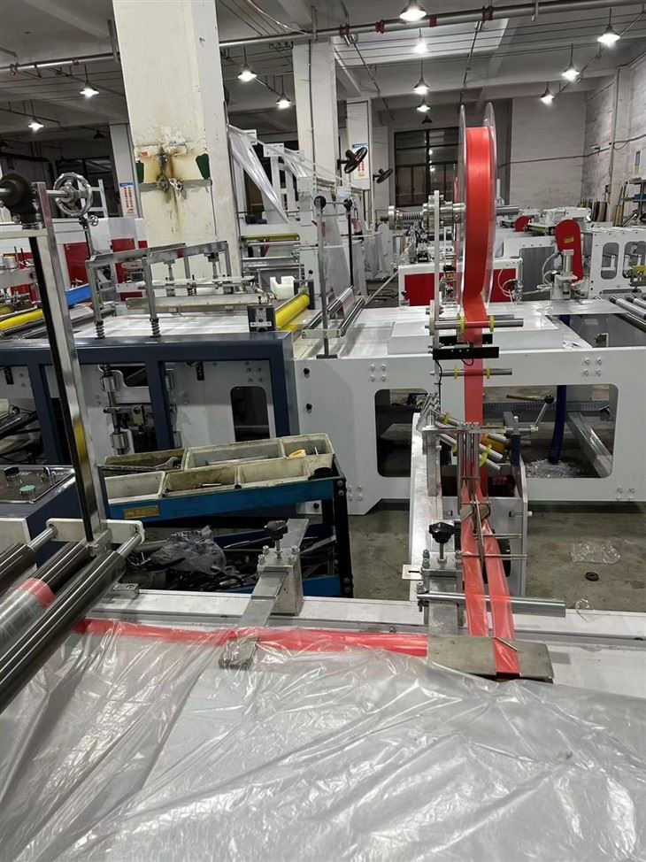 Drawstring On-a-Roll Trash Bag Making Machine